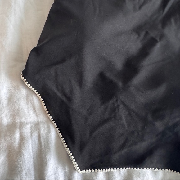 121 🆕🖤 Lululemon Stitch Trim Halter Tank SOTM - Black - Picture 9 of 15